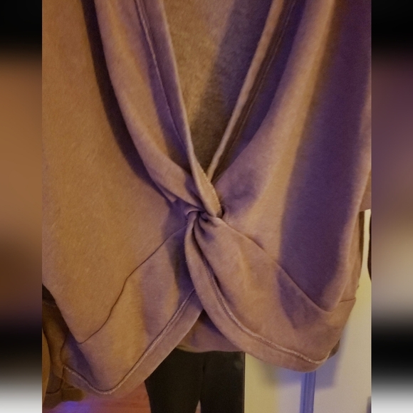 Womens cropped - Picture 2 of 4